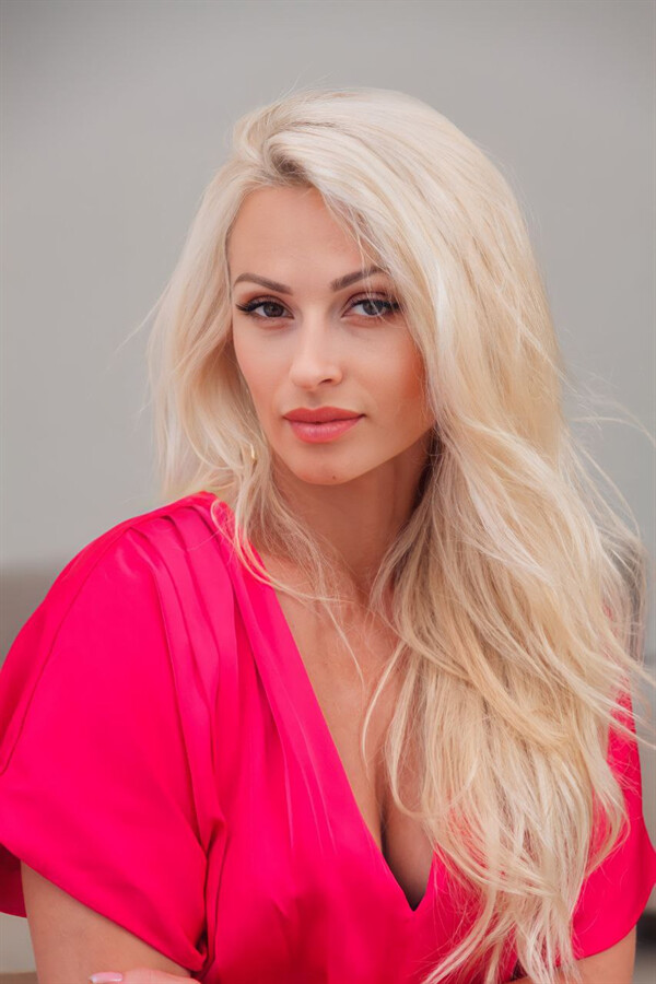 Beautiful Lybov Y O From Lviv With Blonde Hair Id Ladadate