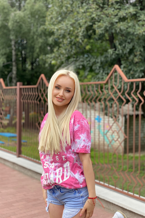 Charming Alyona Y O From Kremenchug With Blonde Hair Id