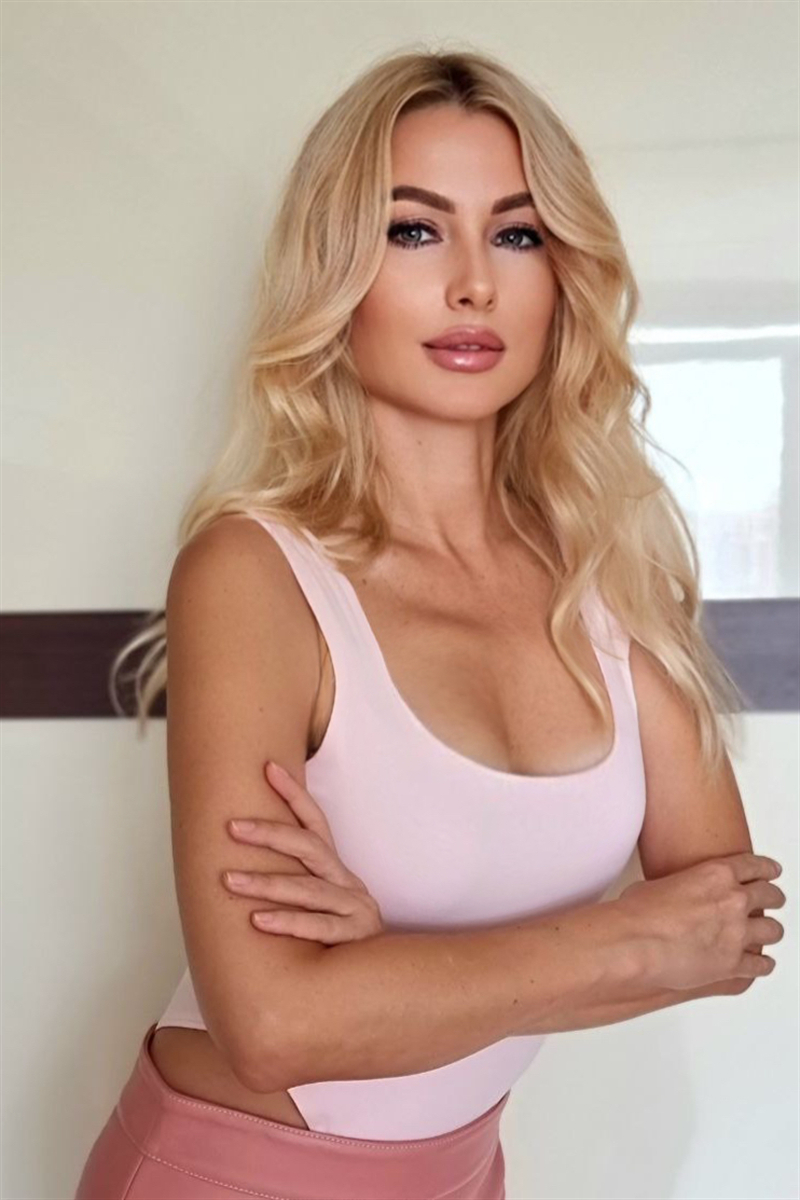 Gorgeous Diana 45 Y O From Odessa With Blonde Hair ID 695427