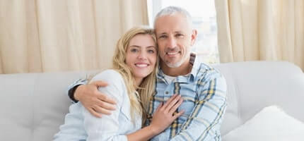 Pourquoi les femmes aiment les hommes plus âgés: raisons principales