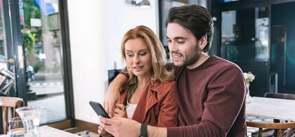 Benefits & Drawbacks While Dating in Your 40s