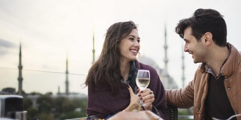 11 Tips for Your First Date After Meeting Online