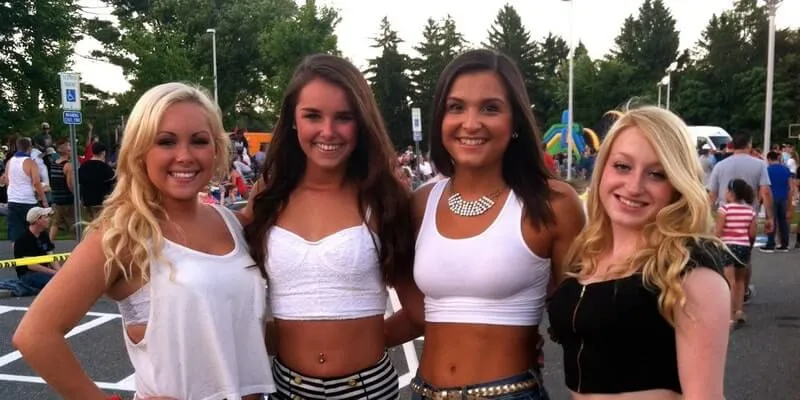 Blondes or Brunettes