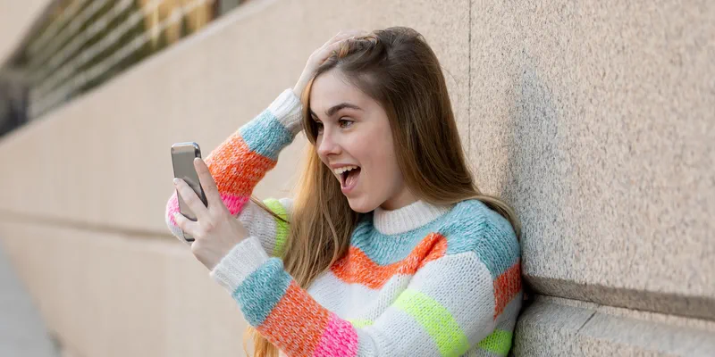 Online international dating for London men using video chat and live chat