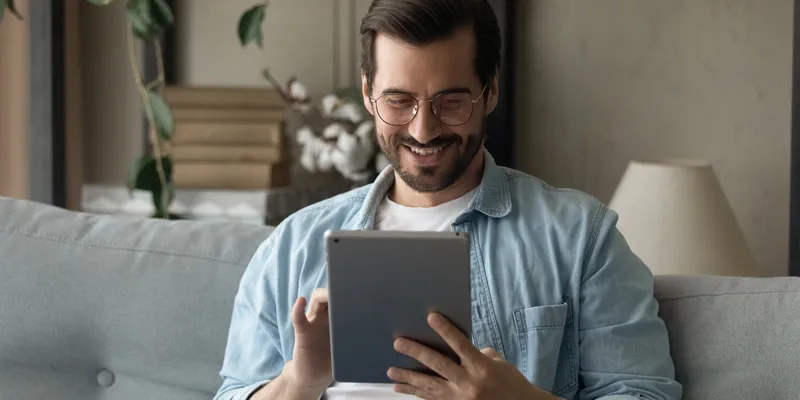 Online dating in London with apps, video chat, and real-life dating challenges