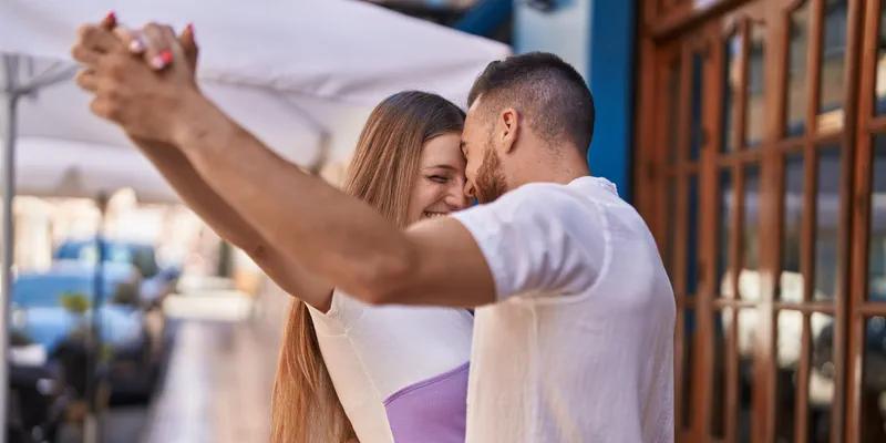 Toronto city lifestyle and dating pressure