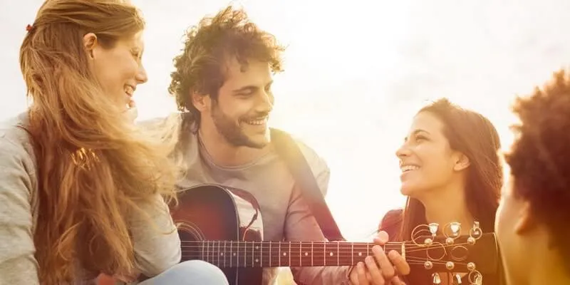 Pros and Cons of Dating your best Friend