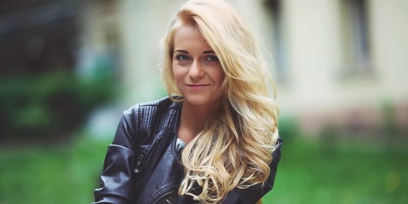 Dutch women features