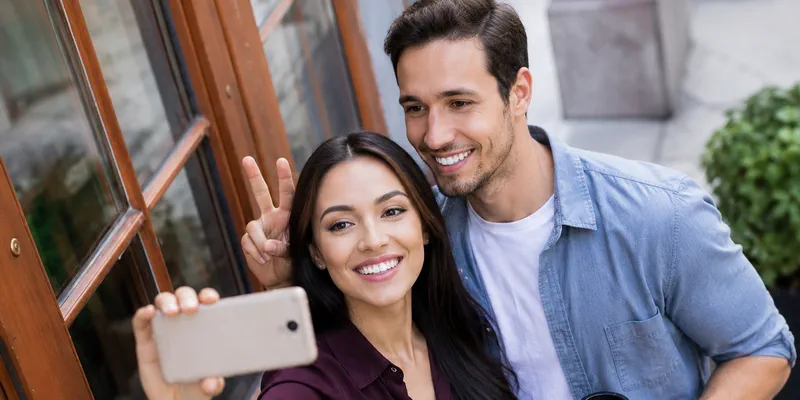 Arrival day plan for a Canadian man meeting a foreign girlfriend