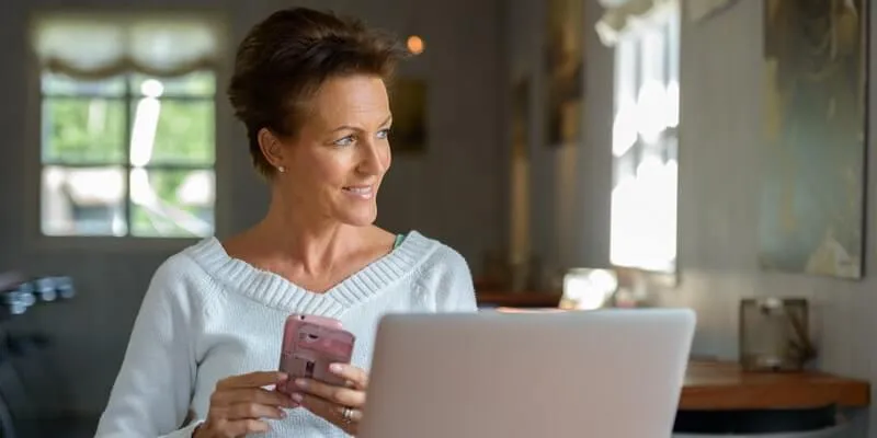 How to start a conversation with an older woman