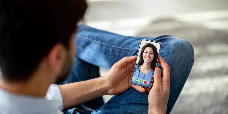 Video communication for building trust in online dating