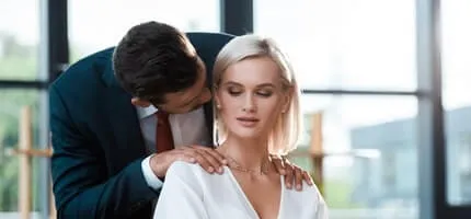 How to Flirt with a Girl at Work: 15 Smart Tips for Men
