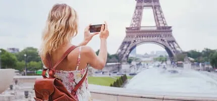 Travel Girls Dating in 2026: PROs & CONs