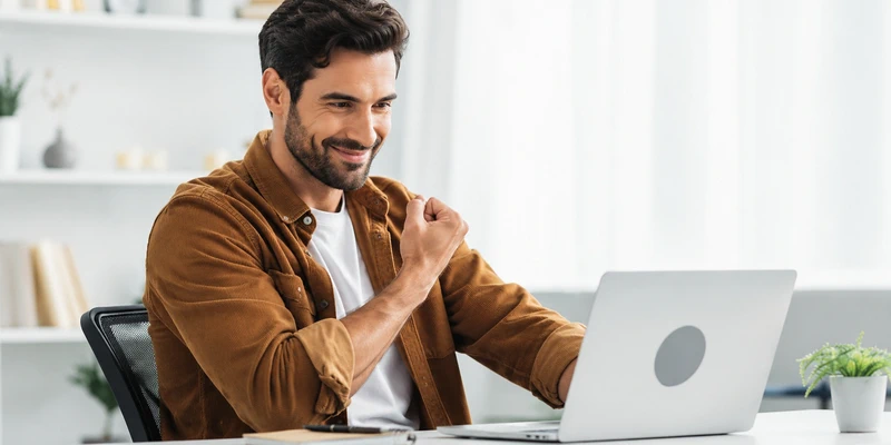 Finnish man meeting Ukrainian women online through a dating platform