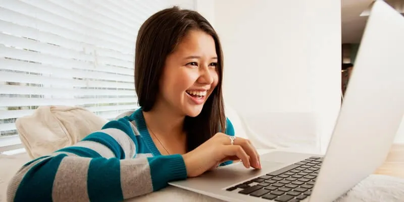 How to talk to girls online