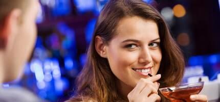 How to tell if a woman is in love with you: the best tips