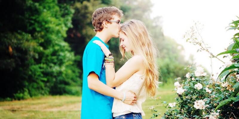 28 Subtle, Seductive Ways to Touch a Girl and Arouse & Make Her