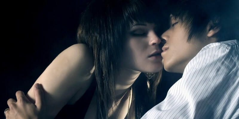 28 Subtle, Seductive Ways to Touch a Girl and Arouse & Make Her