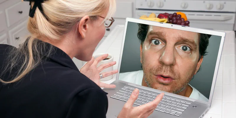 Long distance relationship challenges communication