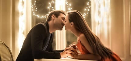 Les filles attendent des hommes des relations romantiques