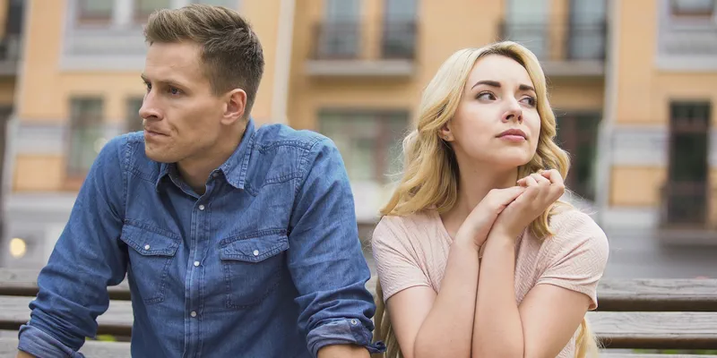 What are red flags in a relationship