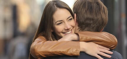 The best ways to say hi to a beautiful woman