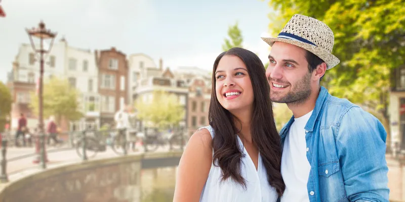 How to make a strong first impression when meeting women in Amsterdam