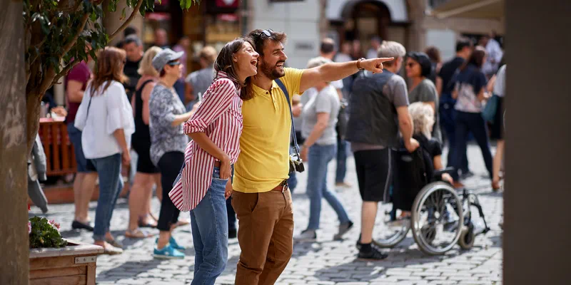 Why Barcelona is great for meeting women offline