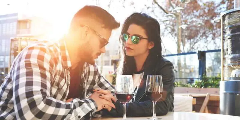 Chicago skyline and social dating scene for meeting women offline