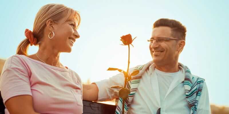 How men over 40 can meet women in Miami