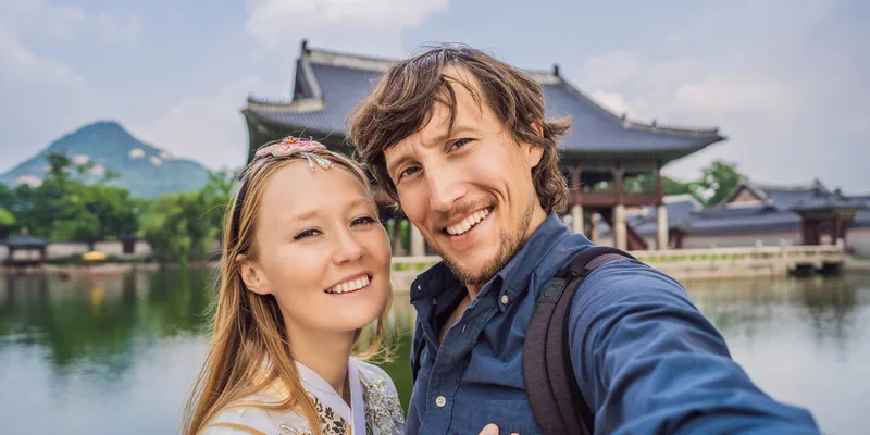 Why Seoul is great for meeting women offline in nightlife districts cafés and Han River parks