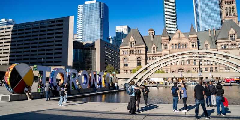 Top 10 best places to meet women in Toronto