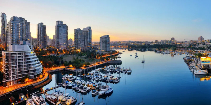 Where to meet women in Vancouver for real offline connections on the seawall and in the city