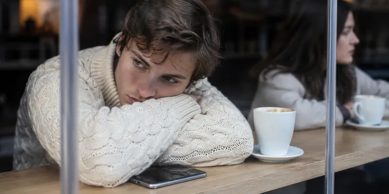 Why online relationships don't work