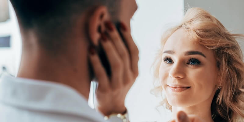 How to date blonde singles