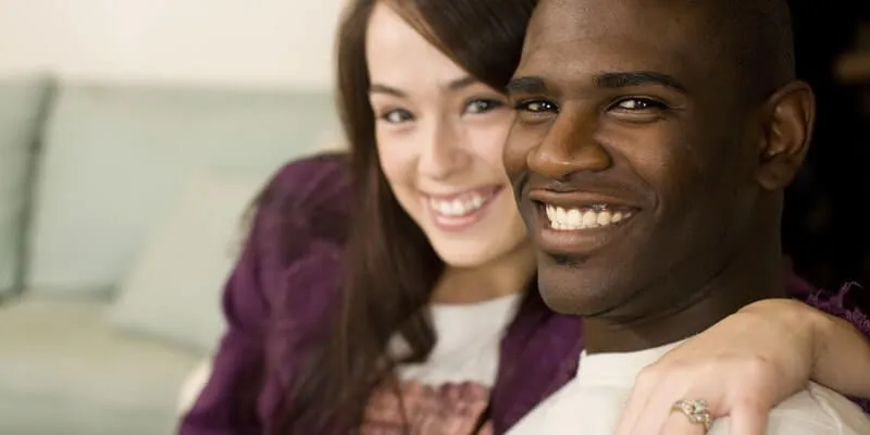 Célibataires interraciaux