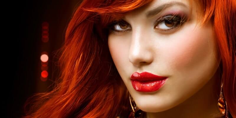Women with red Hair and brown Eyes