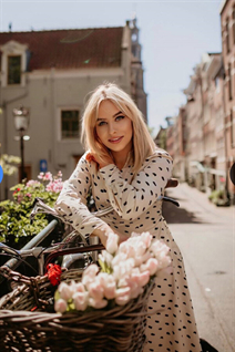 Perfect woman anastasiya from amsterdam with Blonde hair age 25