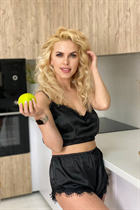 Ukrainian lady yliia from kyiv with Blonde hair age 34 photo-19