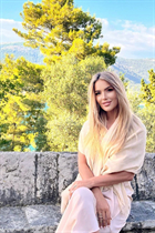 Dating a romanian woman jovana from bucharest with Light Brown hair 46 years old photo-3