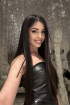 Belle femme ukrainienne célibataire lilit de kyiv avec Noirs cheveux, âge 27