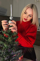 Beautiful Ukrainian girl alina from chernigov with Blonde hair age 26 photo-15