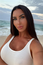 Ukrainian woman iuliia from kiev with Black hair age 44 photo-25