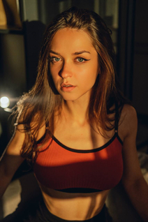 Single Ukrainian lady iryna from kiev with Light Brown hair age 28