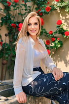Lady from Ukraine yana from kiev with Blonde hair age 30 photo-5