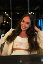 Dating a german girl victoria from munich with Light Brown hair 39 years old photo-4