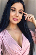 riga mariée karina avec Noirs cheveux, âge 30 photo-7