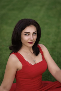 Ukrainian lady valentina from mariupol with Dark Brown hair age 22