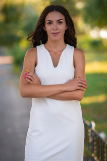Ukrainian bride elena from mykolaiv with Dark Brown hair age 28