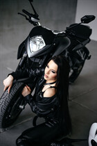 Esposa ucraniana evgenia de kharkov con pelo Marrón oscuro y edad 33 photo-13